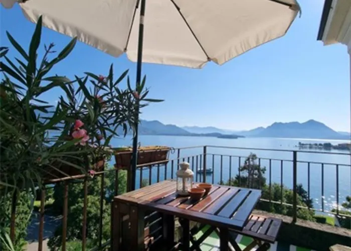 Camelie With Private * Μπαβένο