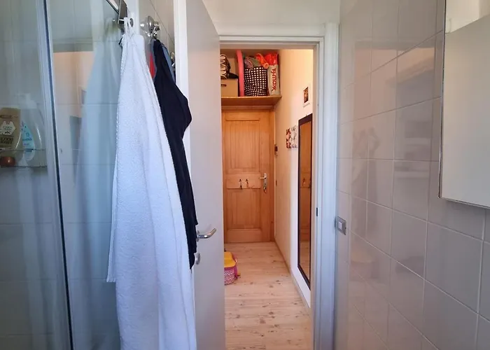 Camelie With Private