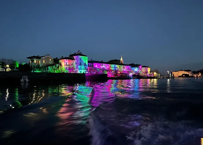 Camelie With Private